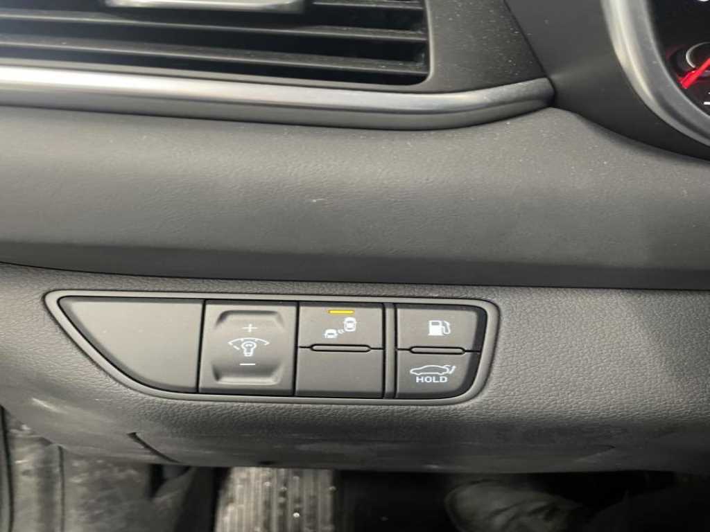 Genesis G70 - Vista 9