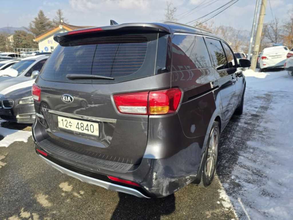 KIA Carnival - Vista 6