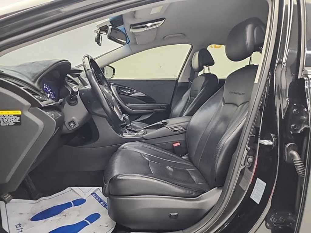 HYUNDAI Grandeur - Vista 11