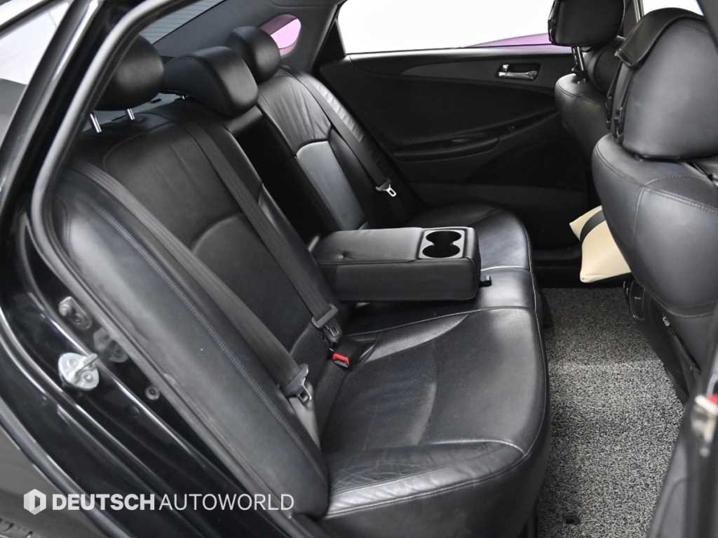 HYUNDAI Sonata - Vista 12