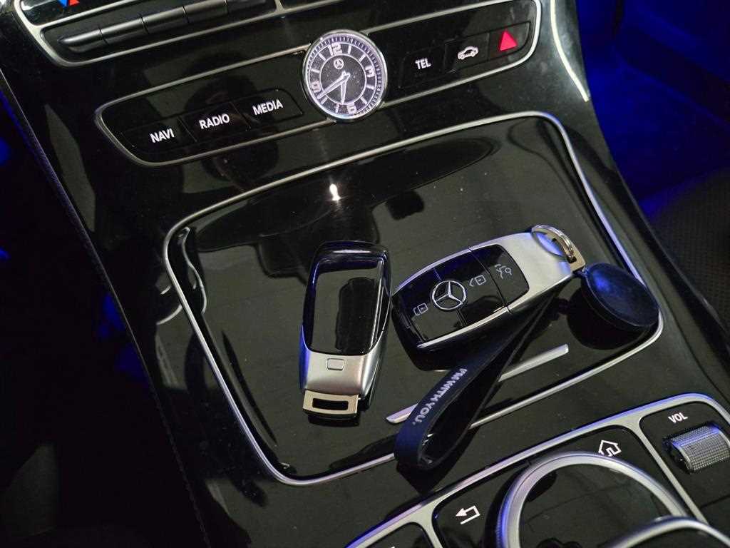 Mercedes Benz E class 2019 Azul - Importación desde Corea - HF Imports Iquique - Foto 14