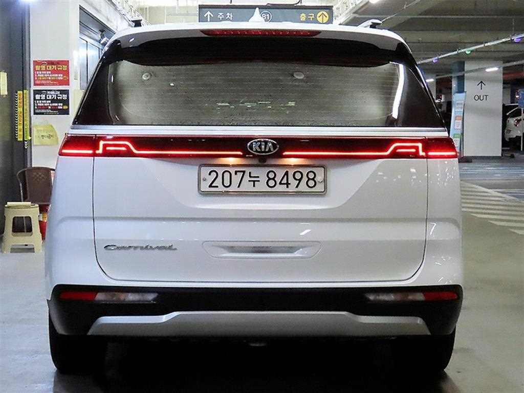 KIA Carnival - Vista 5