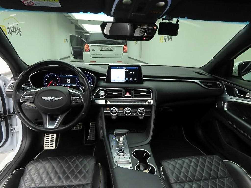 Genesis G70 - Vista 7