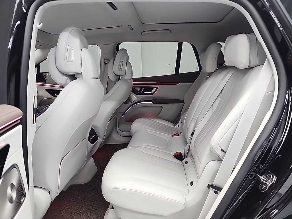 Mercedes Benz EQS - Vista 11