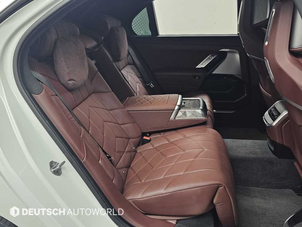 BMW 7 Series - Vista 12