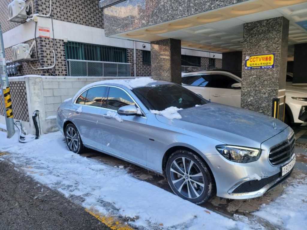 Mercedes Benz E class - Vista 2