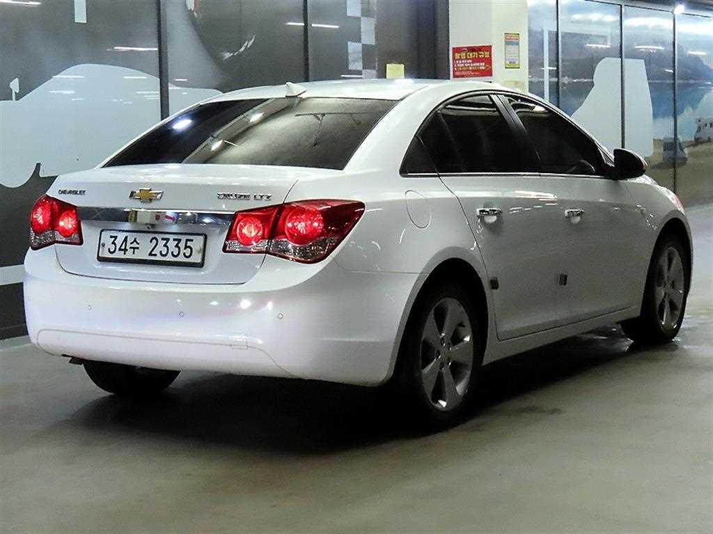 Chevrolet Cruise - Vista 4