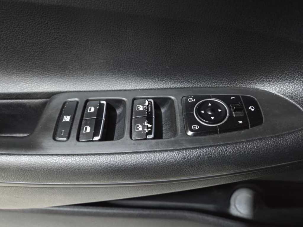 HYUNDAI Grandeur - Vista 11