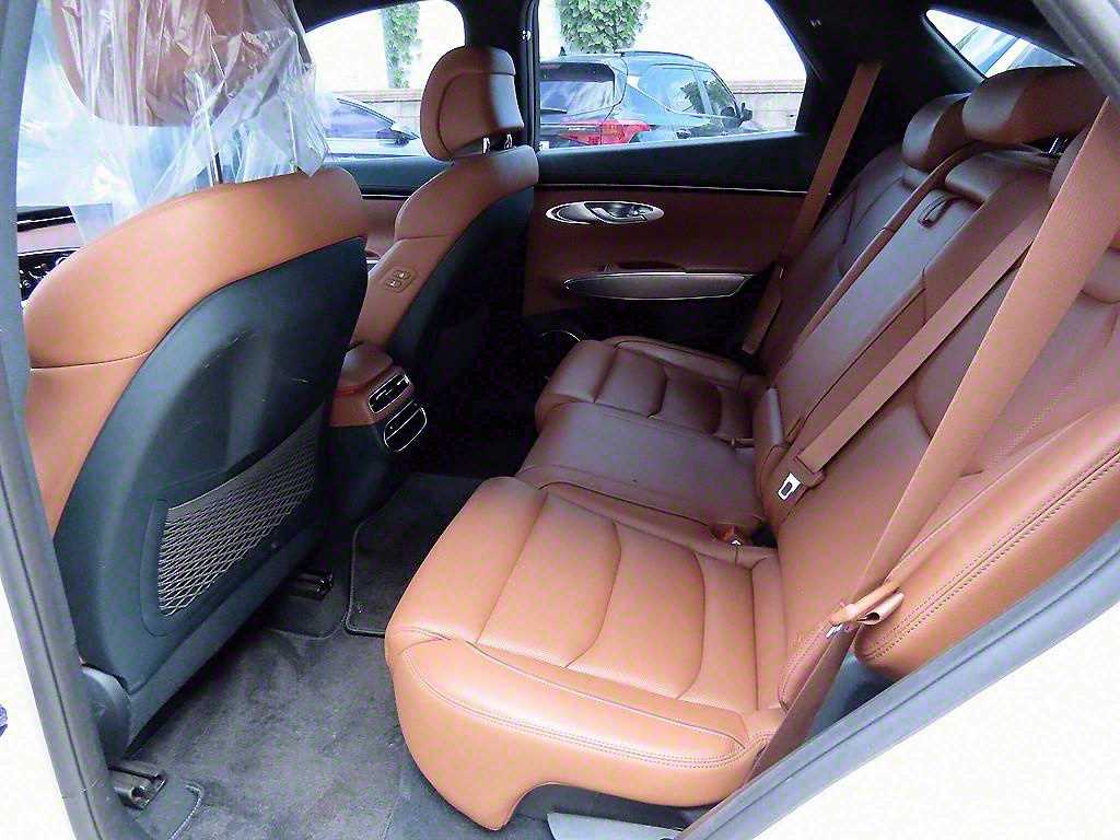 Genesis GV70 - Vista 6