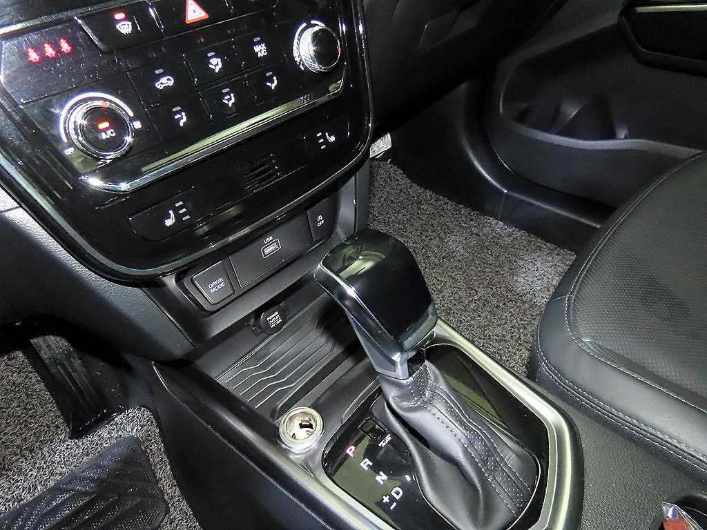 Ssangyong Tivoli - Vista 12