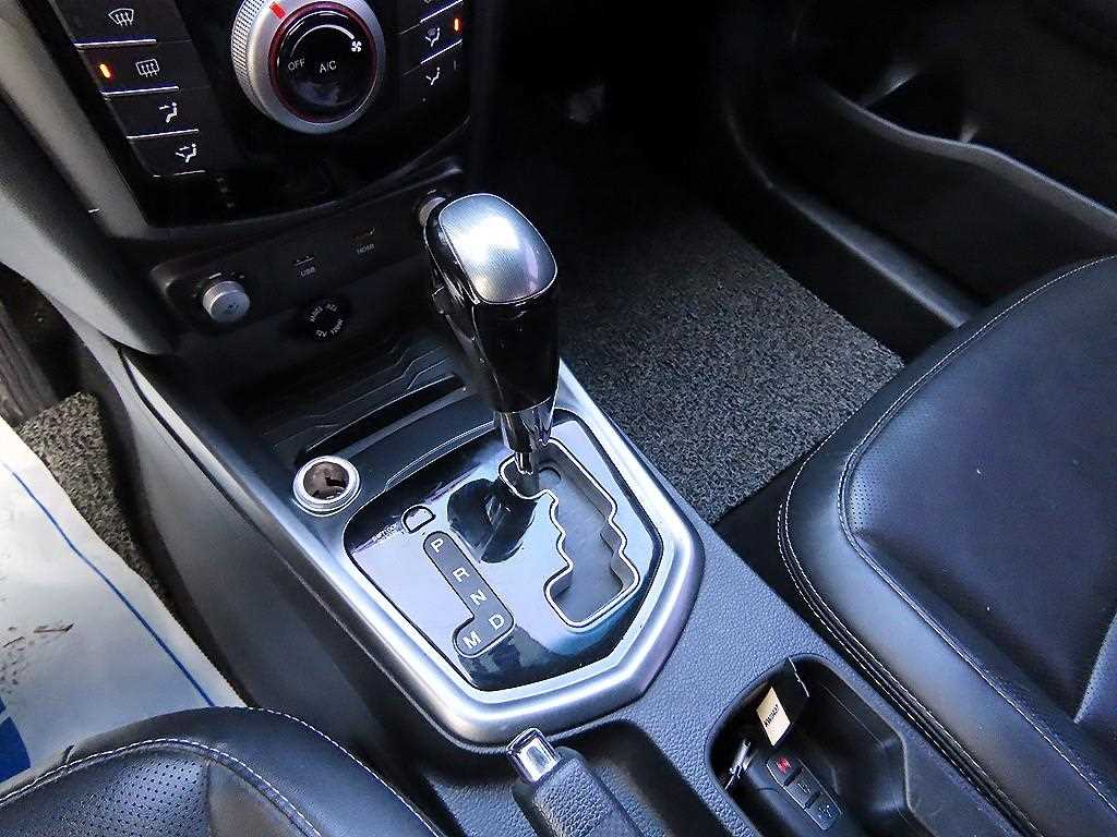 Ssangyong Tivoli - Vista 10