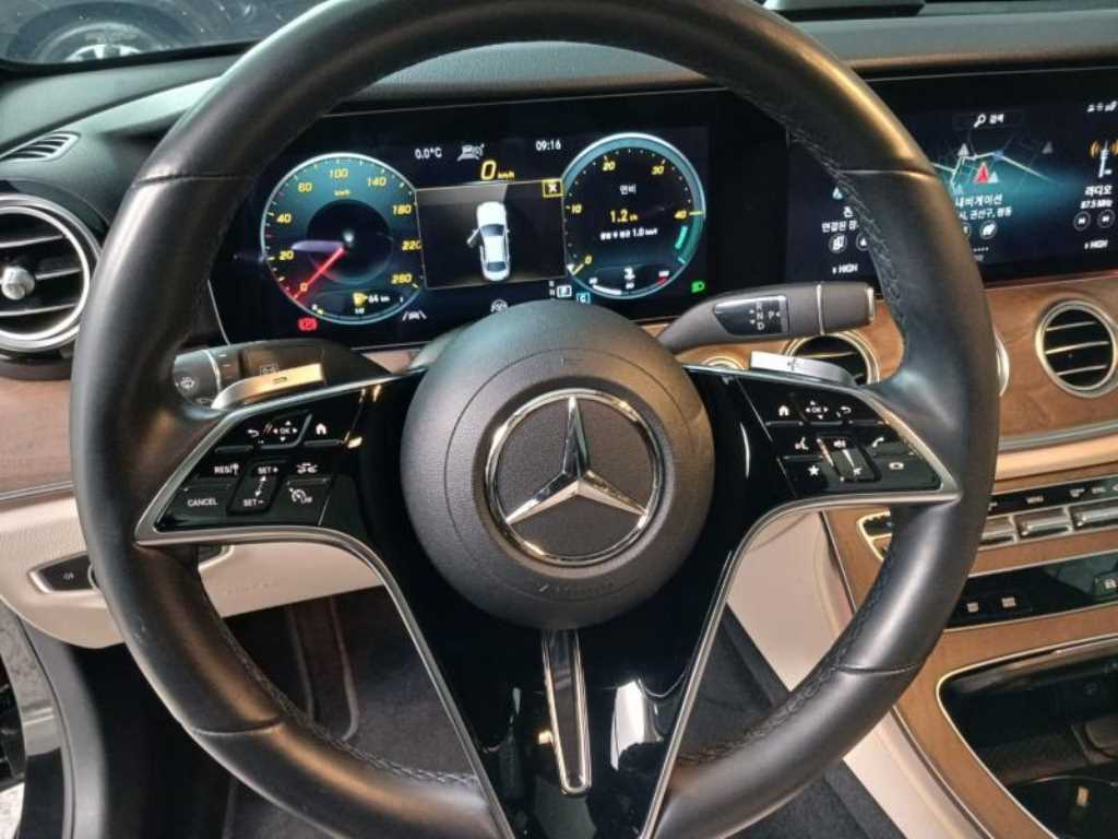 Mercedes Benz E class - Vista 11