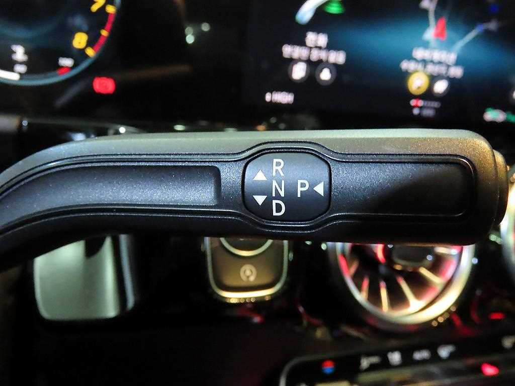 Mercedes Benz GLA Class - Vista 12