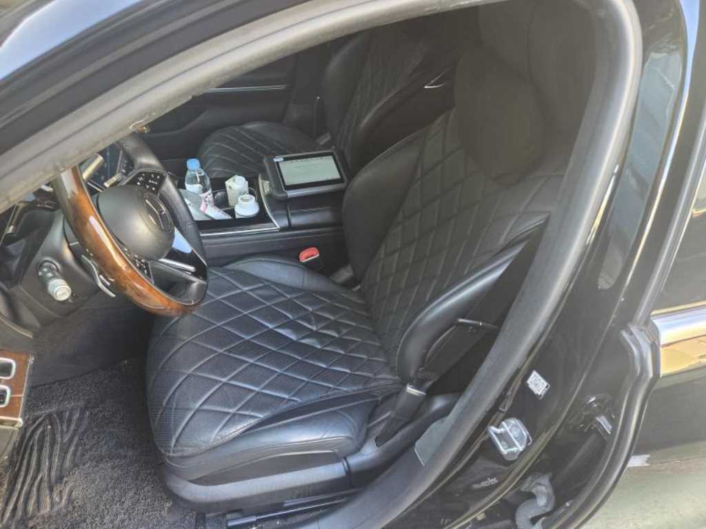 Mercedes Benz S Class - Vista 12