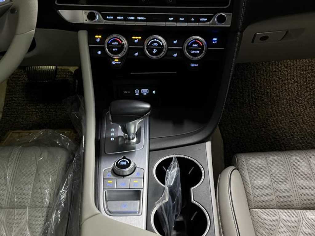 Genesis G70 - Vista 11