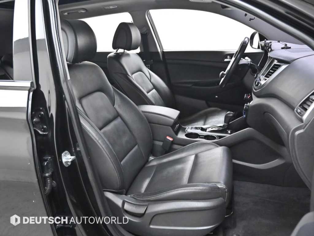 HYUNDAI Tucson - Vista 10