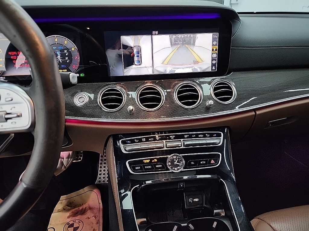 Mercedes Benz E class - Vista 10