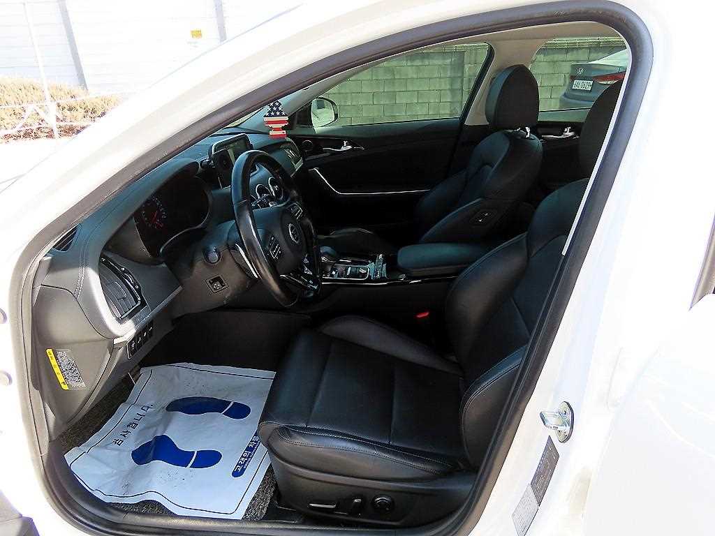 KIA Stinger - Vista 5