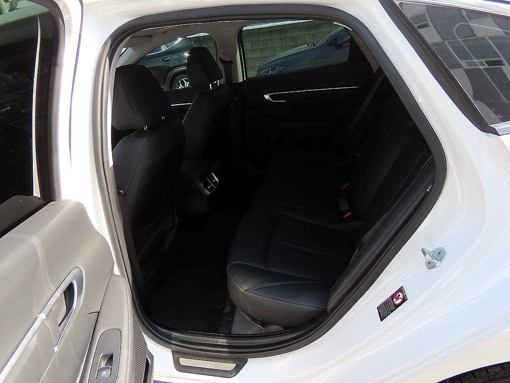 HYUNDAI Sonata - Vista 6