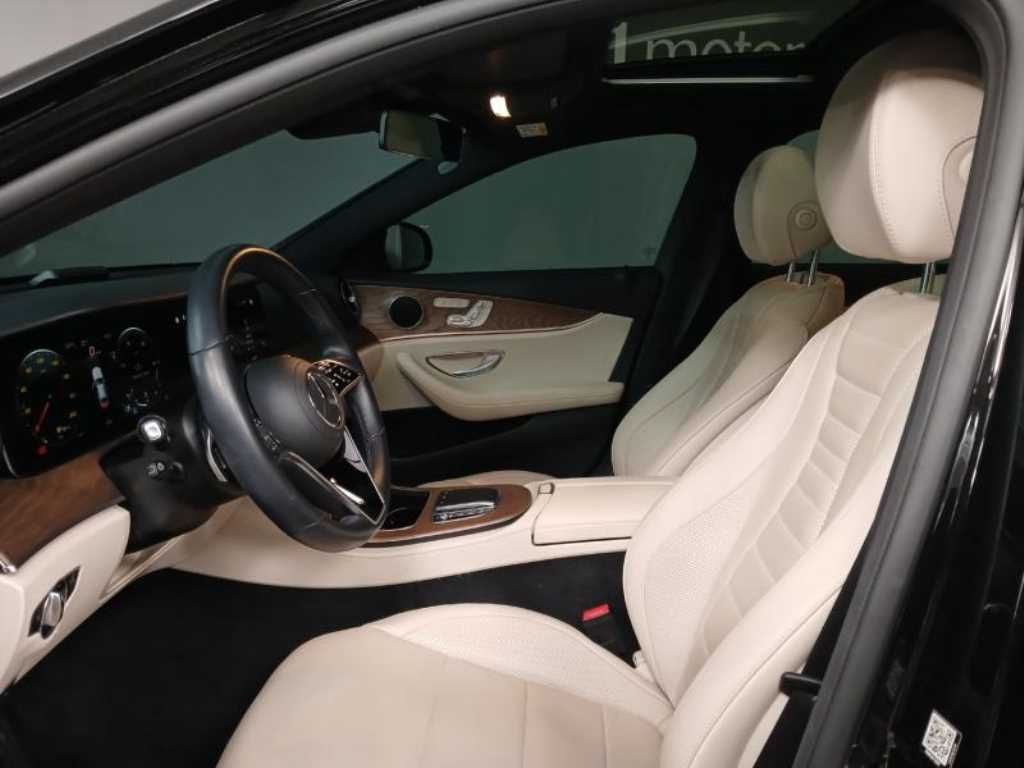 Mercedes Benz E class - Vista 7