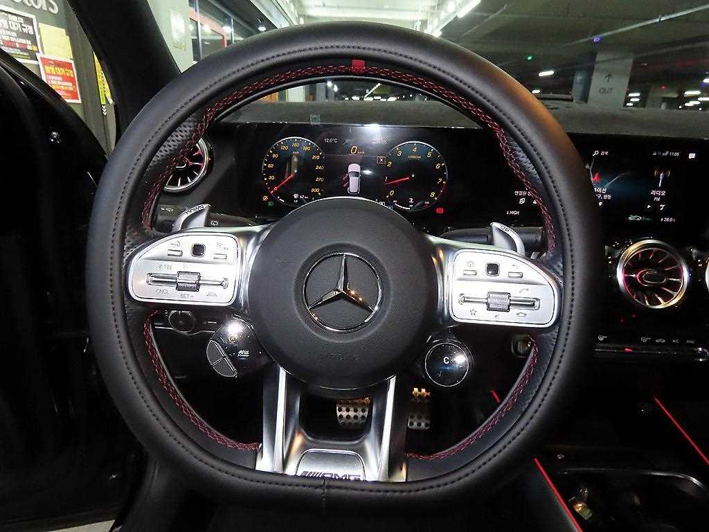 Mercedes Benz GLA Class - Vista 8