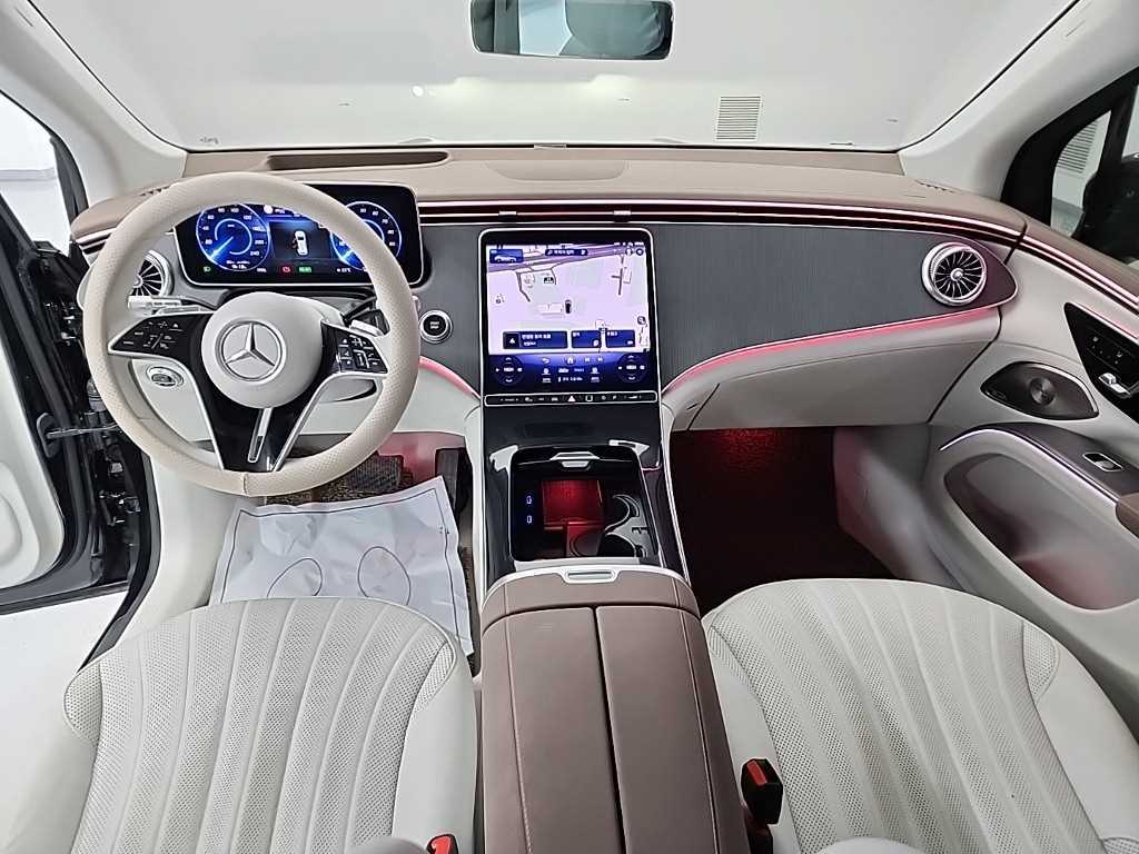 Mercedes Benz EQS - Vista 6