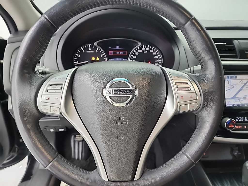 Nissan Altima - Vista 9