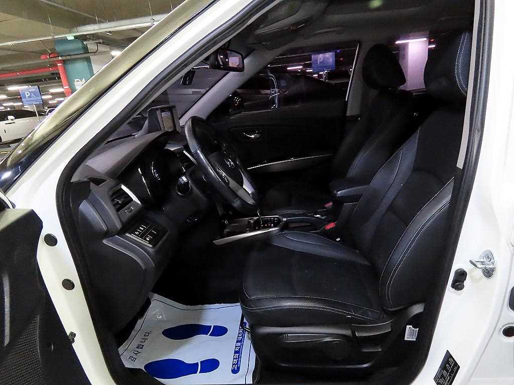 Ssangyong Tivoli - Vista 6