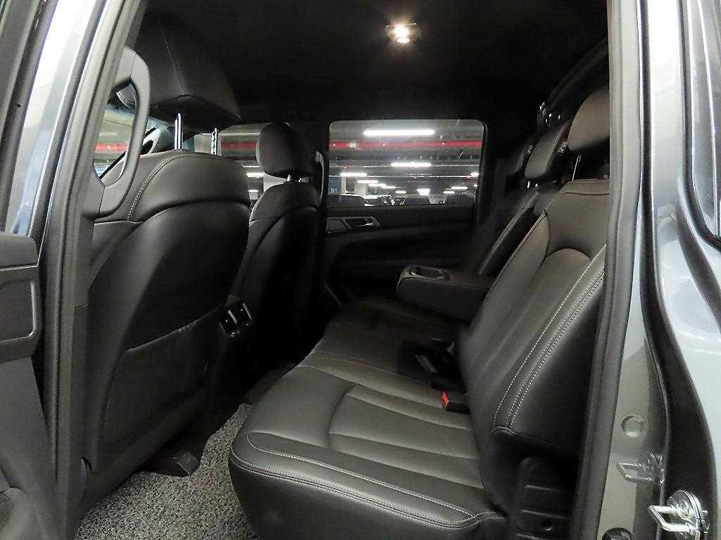 Ssangyong Rexton - Vista 7