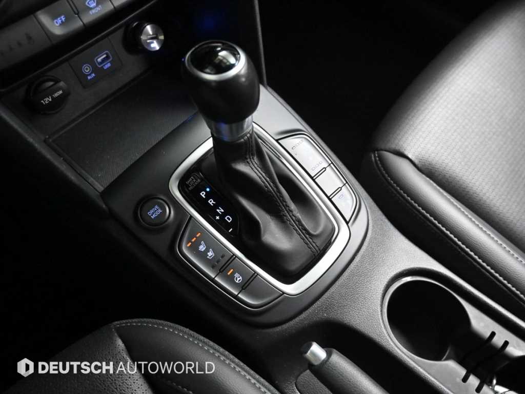 HYUNDAI Kona - Vista 9