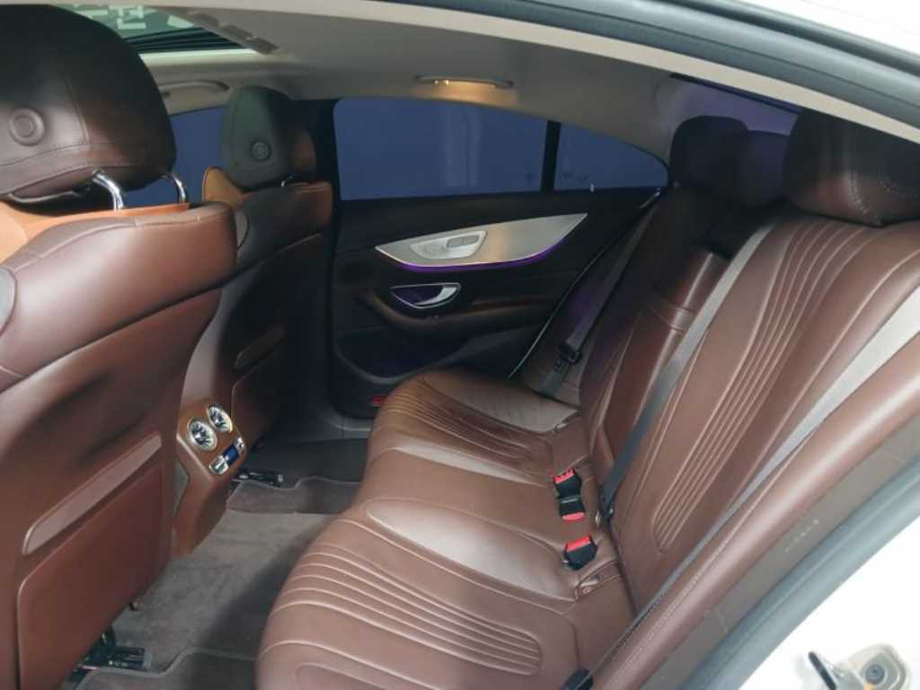 Mercedes Benz CLS Class - Vista 8