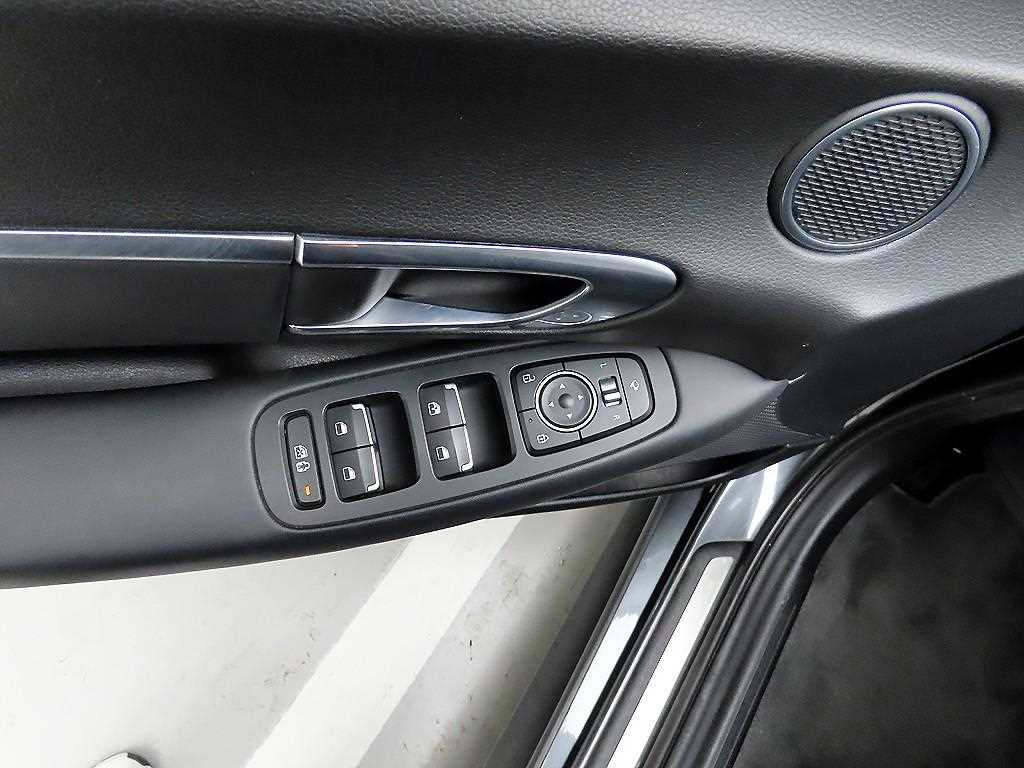 HYUNDAI Sonata - Vista 11