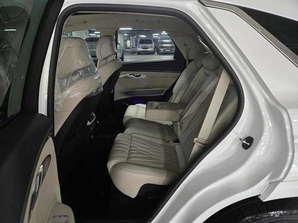 Genesis GV70 - Vista 7