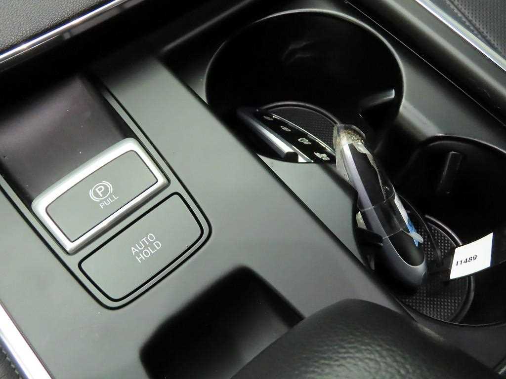 HYUNDAI Grandeur - Vista 12