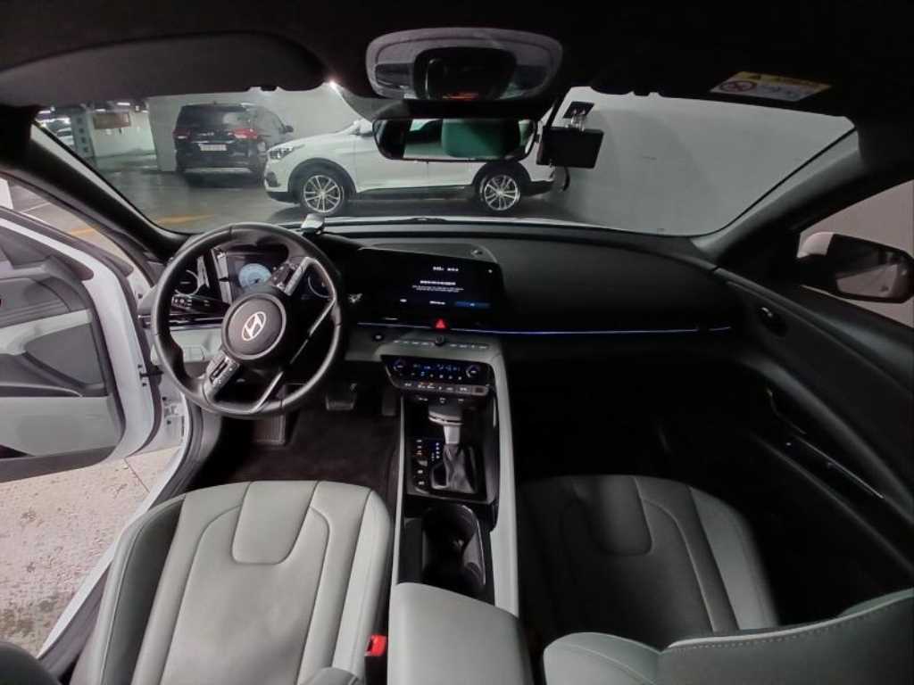 HYUNDAI Avante - Vista 6