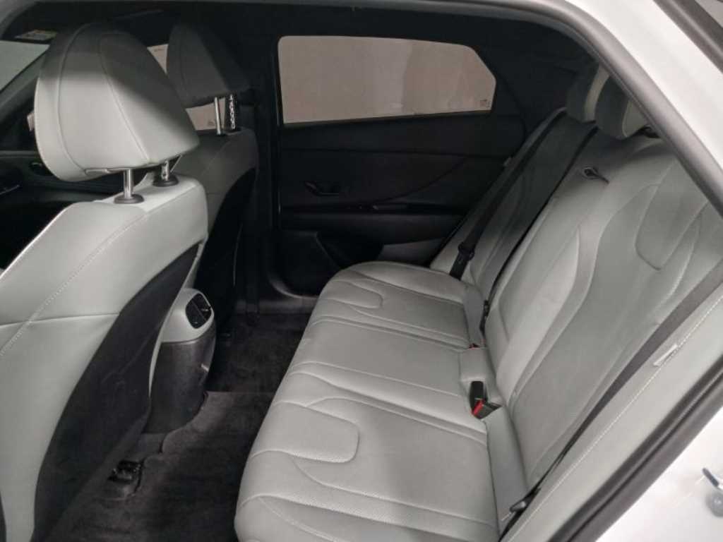 HYUNDAI Avante - Vista 8