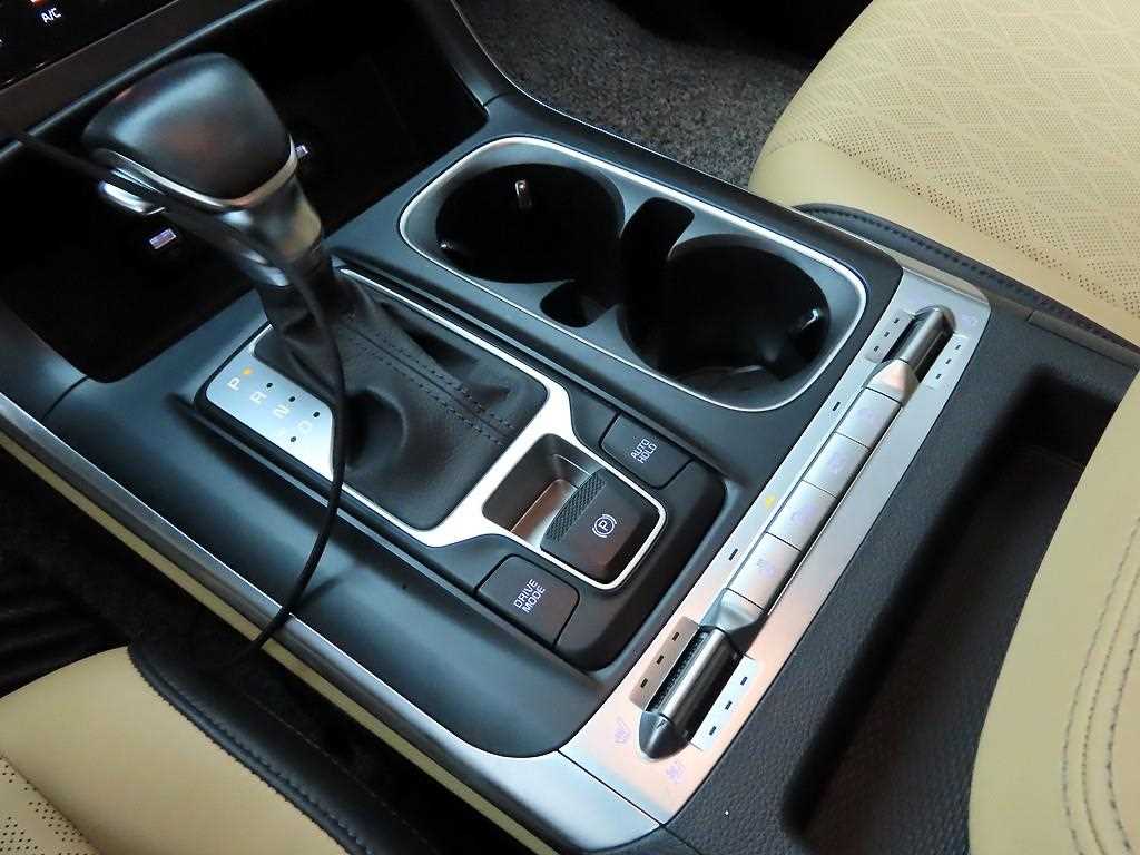 KIA Carnival - Vista 10