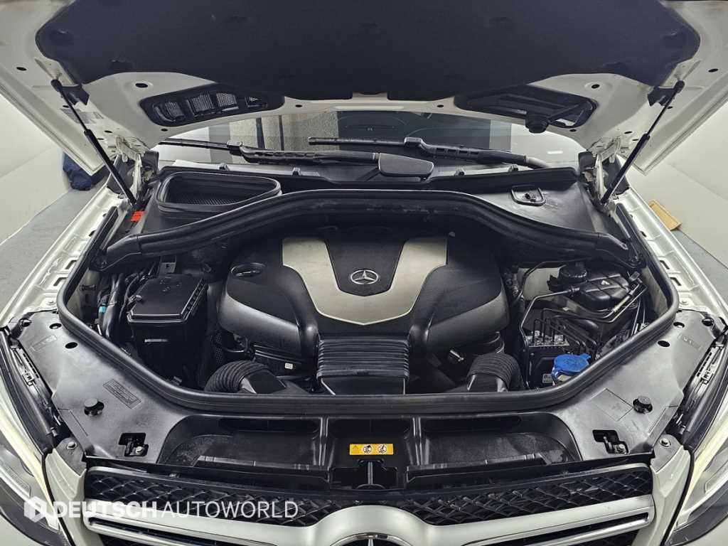 Mercedes Benz GLE Class - Vista 6