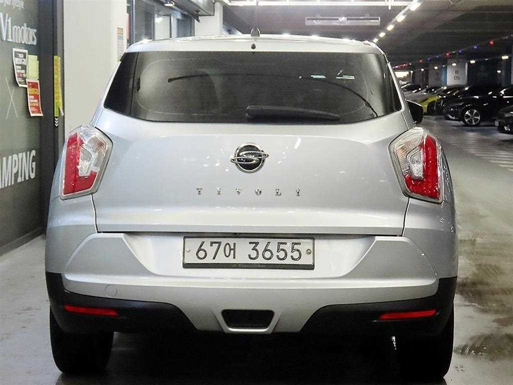 Ssangyong Tivoli - Vista 5