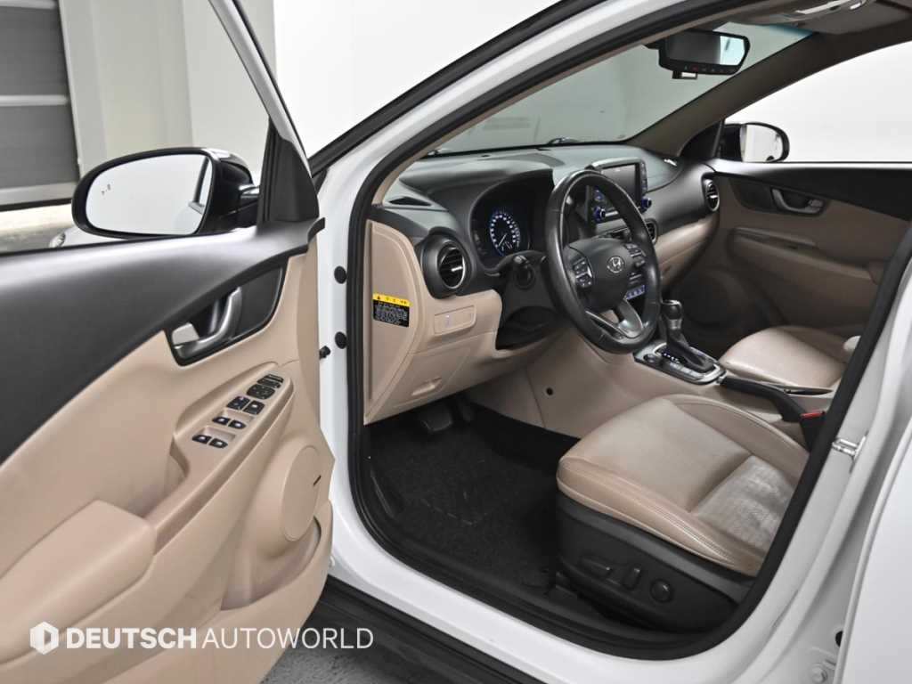 HYUNDAI Kona - Vista 11