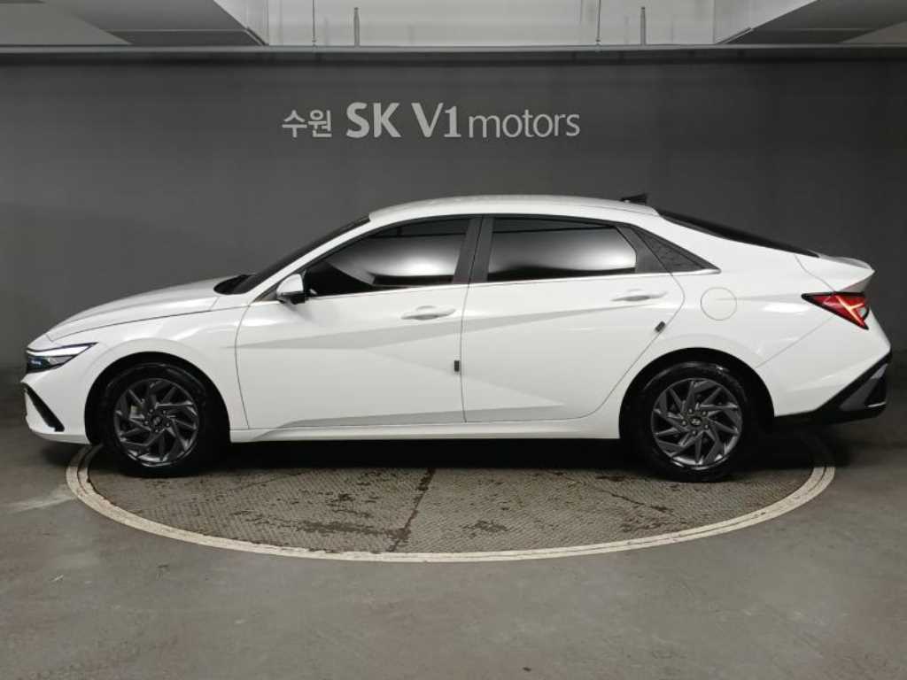 HYUNDAI Avante - Vista 3