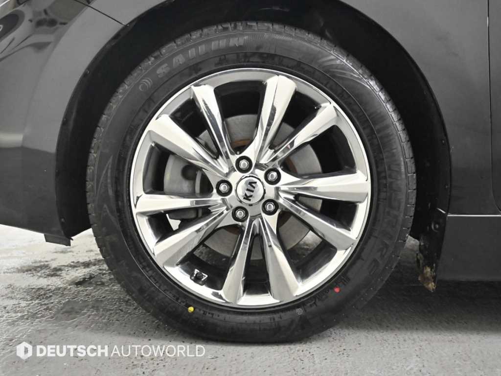 KIA Carnival - Vista 5