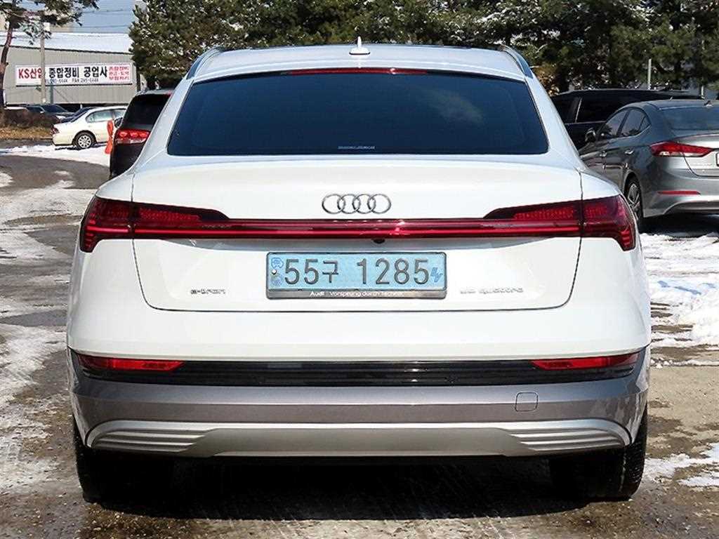 Audi e-Tron - Vista 4