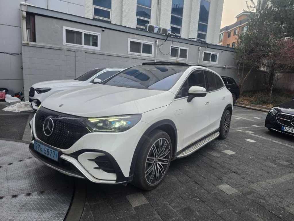 Mercedes Benz EQE - Vista 2