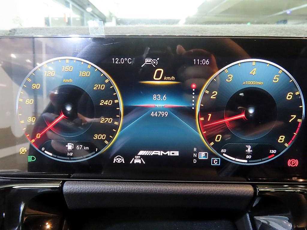 Mercedes Benz GLA Class - Vista 9