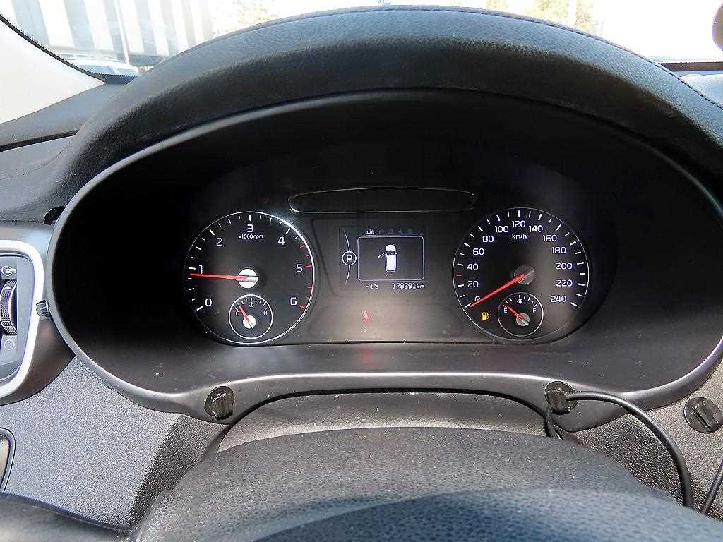 KIA Sorento - Vista 9