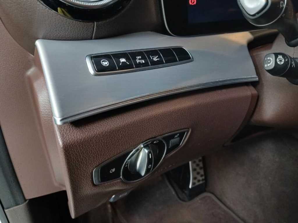 Mercedes Benz CLS Class - Vista 12