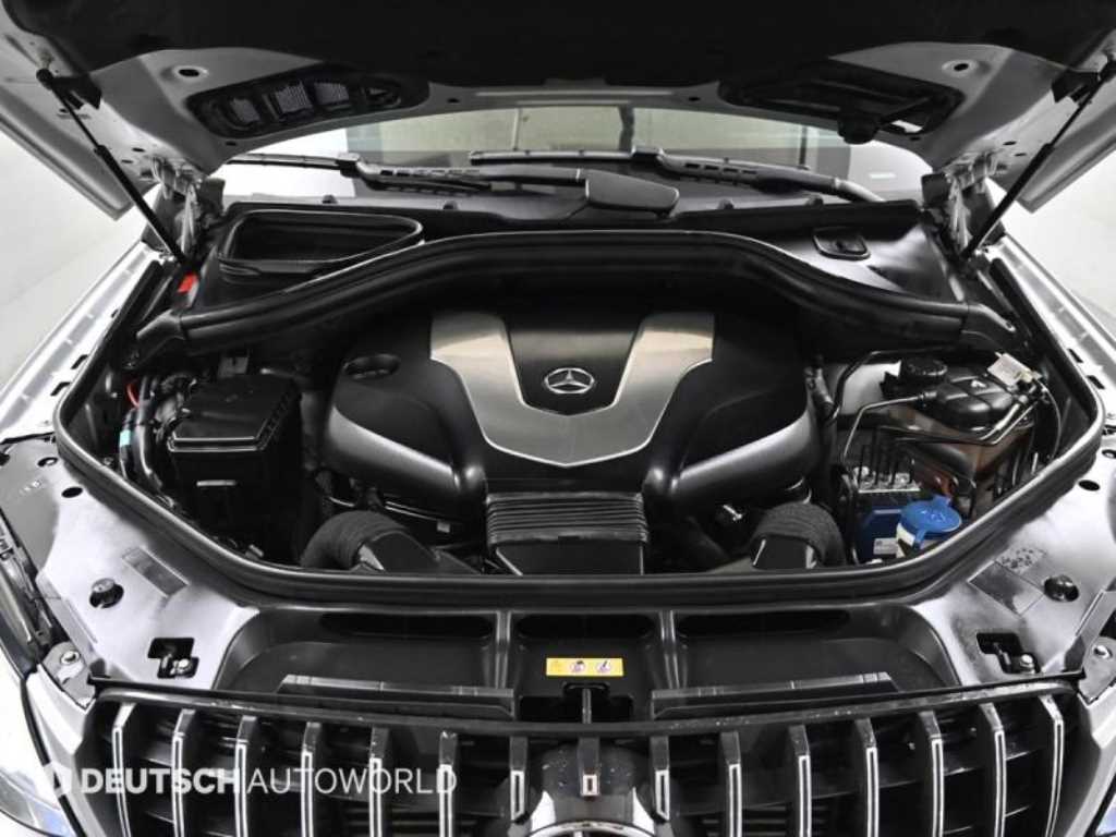 Mercedes Benz GLE Class - Vista 6