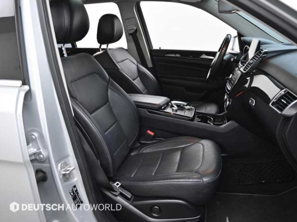 Mercedes Benz GLE Class - Vista 10