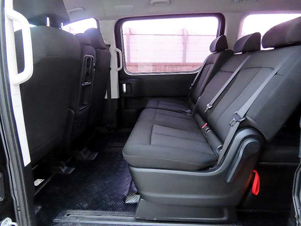 HYUNDAI Staria - Vista 6